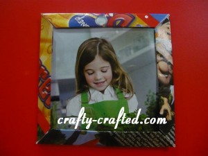 This frame is particularly useful for pre-schools that uses the children's photo and name to tag their book shelves, shoe rack and etc. It is inexpensive and very simple to do. 